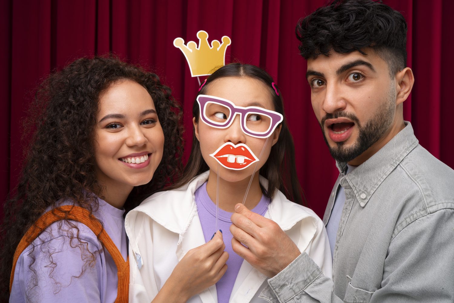 Fotomatón de alquiler para bodas y eventos en Aragón Fotomatón de alquiler para bodas y eventos en Aragón